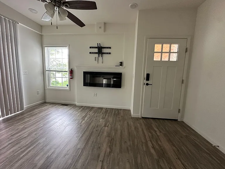 University Park Apartments near Cornell University — Photo 234