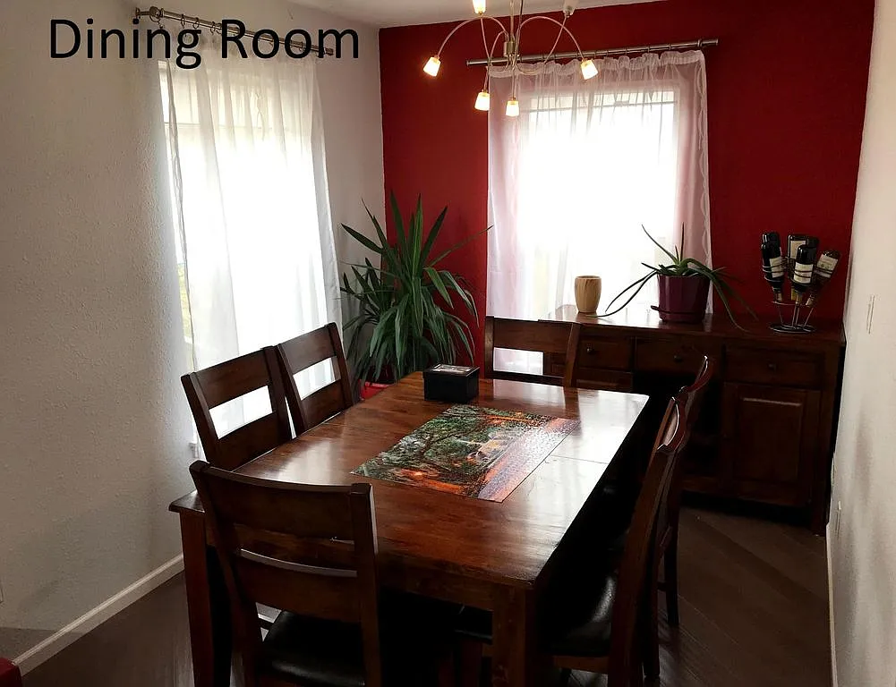 3 Bedroom, 2.5 Bath House, Fieldstone Neighborhood — Photo 1