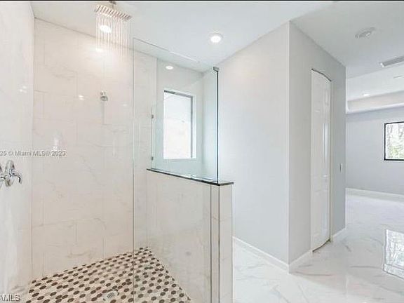 2nd image of 403 W 13th ST
