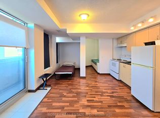 15 Maplewood Ave #702, Toronto, ON M6C 4B4
