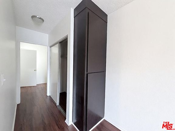 5th image of 1125 W 36th Pl #1