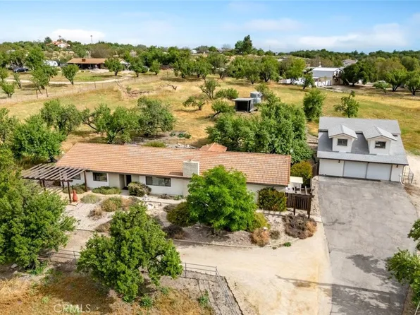 390 Nacimiento Lake Dr, Paso Robles, CA 93446