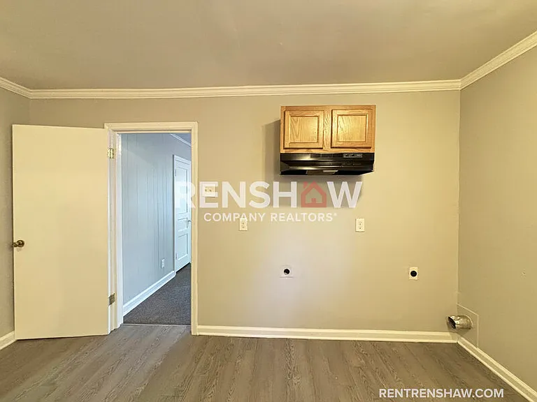 502 E Dison Ave — Photo 6