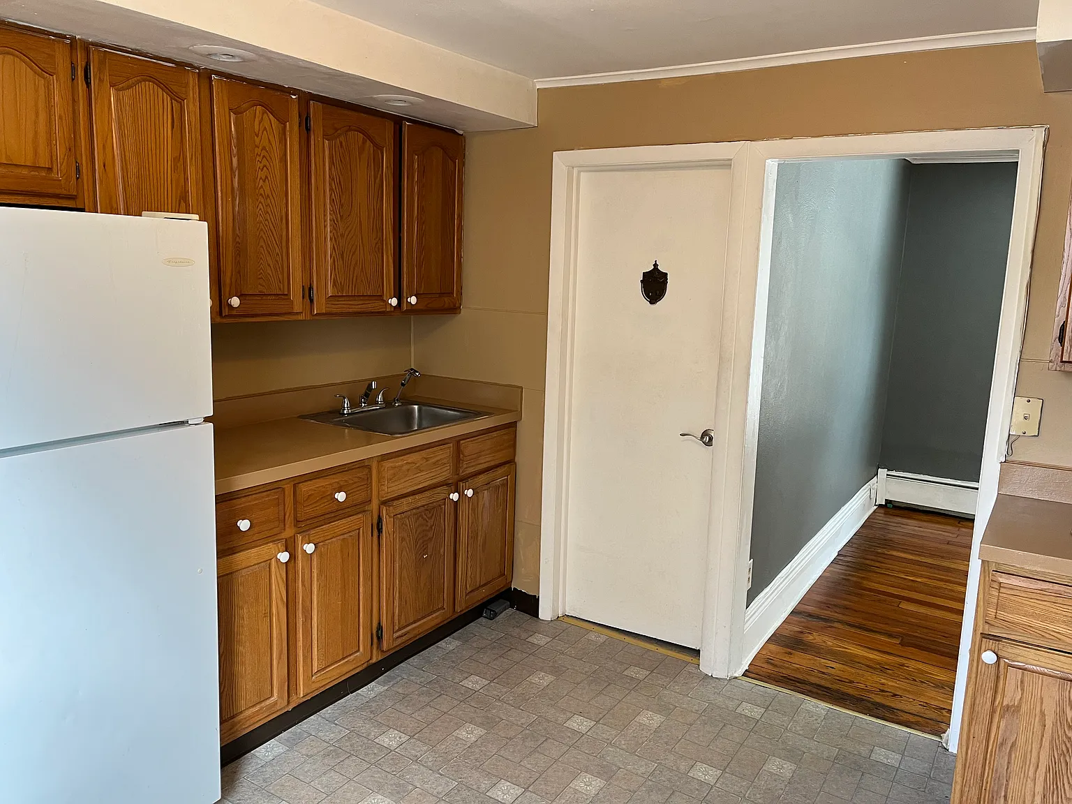 3 bed, 1150 sqft, $1,450 — Photo 2