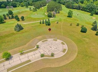 1404 Foxfire Ct, Waupaca, WI 54981