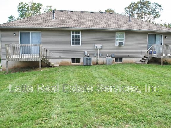 2nd image of 415 SW Joy Ct