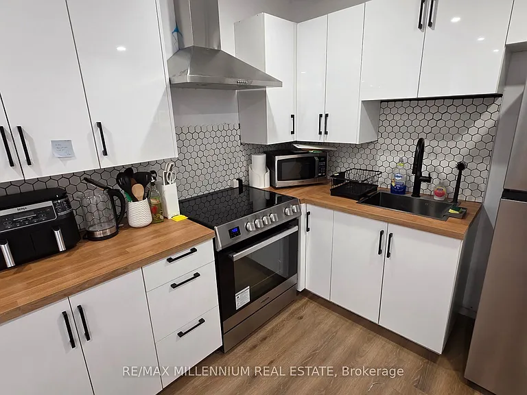 2595 Bateman Trl — Photo 11