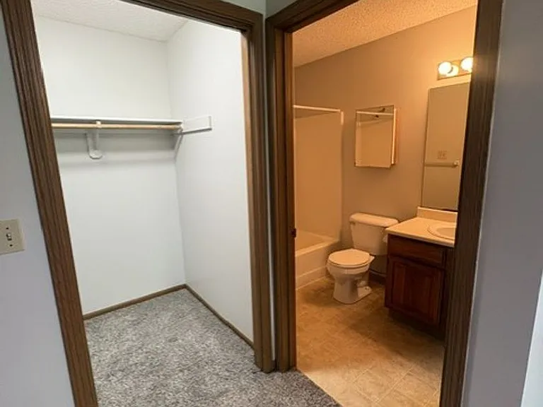 36 Plex - Village Green Apartments — Photo 9