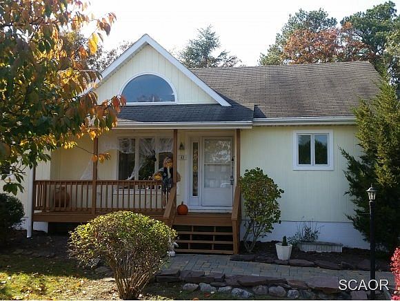 42 Circle Dr W