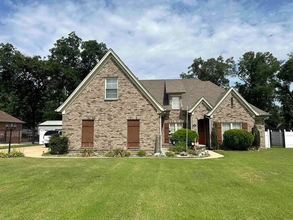 610 E Crawford Dr, Marion, AR 72364