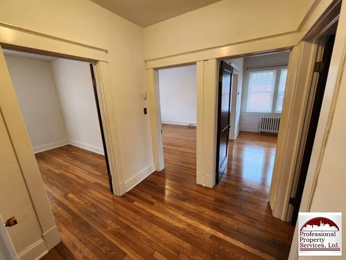 2 bed, 1.0 bath, 1300 sqft, $2,000 — Photo 4