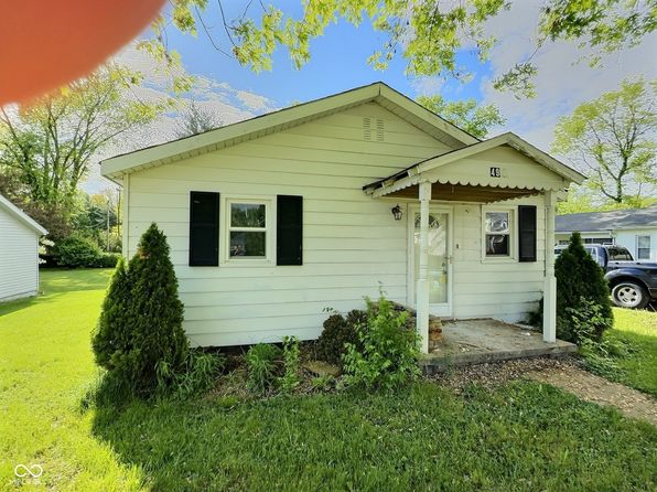 4986 Adkins St, Columbus, IN 47201