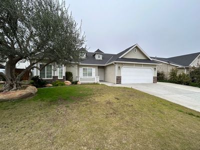 1674 W Castoro Way, Hanford, CA, 93230