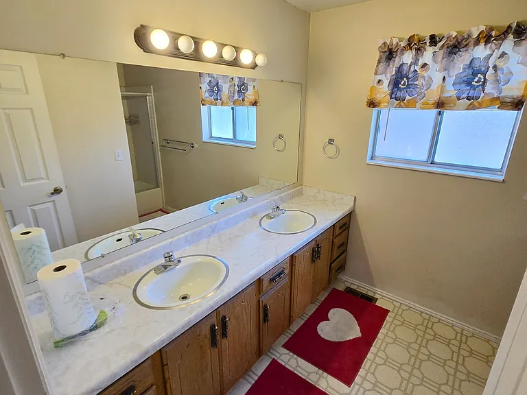 Second floor, full bathroom