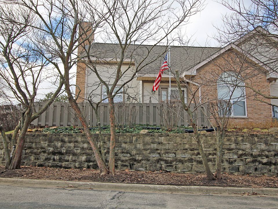 1st image of 158 Canterbury Ct #158