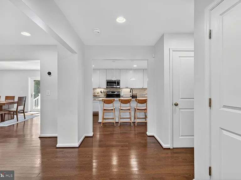 4613 Willow Run Dr — Photo 2