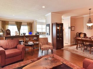 17 Caroline Foster Ct, Morristown, NJ 07960