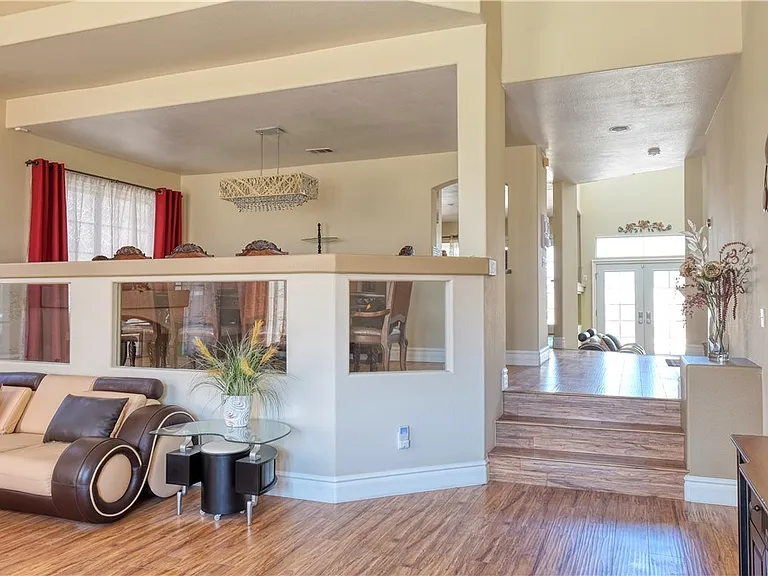 3704 N Campbell Rd — Photo 7