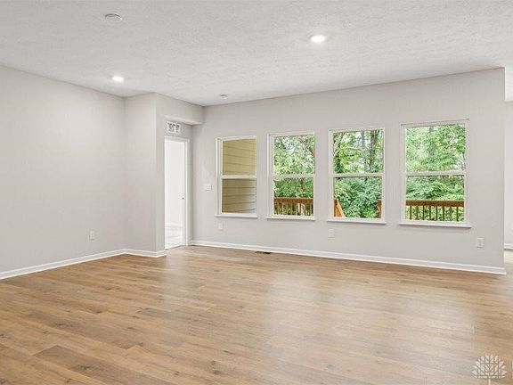3rd image of 7927 Parsley Pl