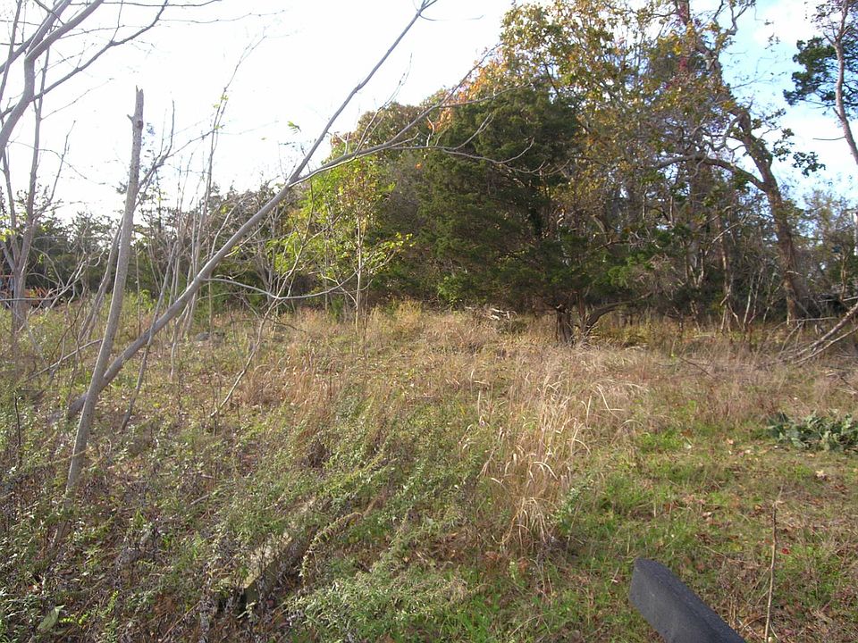 1st image of 9 Beach Plum Ln