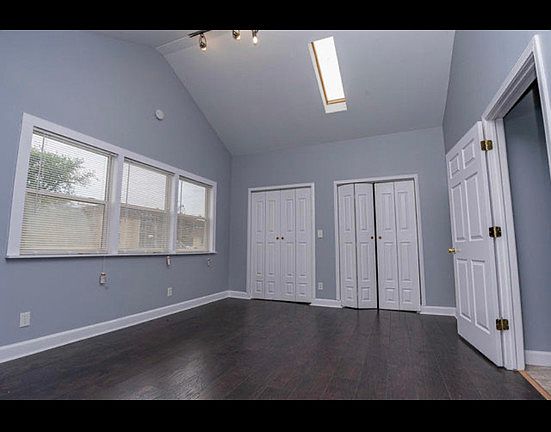 4th image of 4421 N Mulligan Ave
