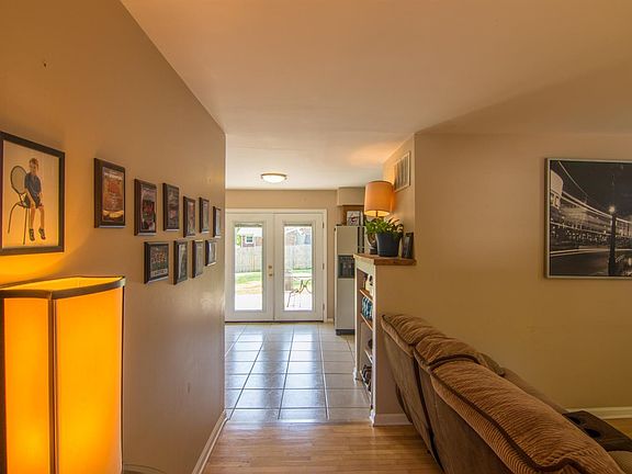 3rd image of 358 King Arthur Ct
