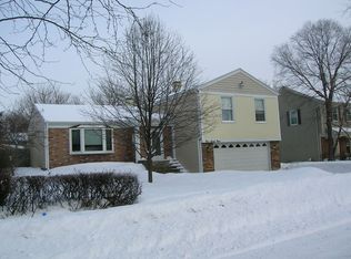 169 Longridge Dr, Bloomingdale, IL 60108