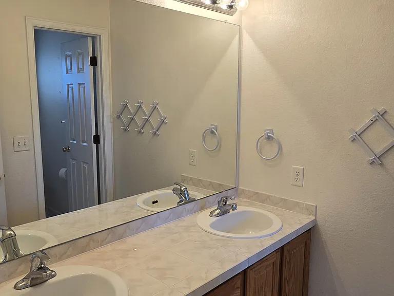 10239 Bentwood Cir — Photo 19