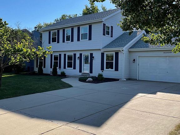 2nd image of W227N2597 Meadowood Ln