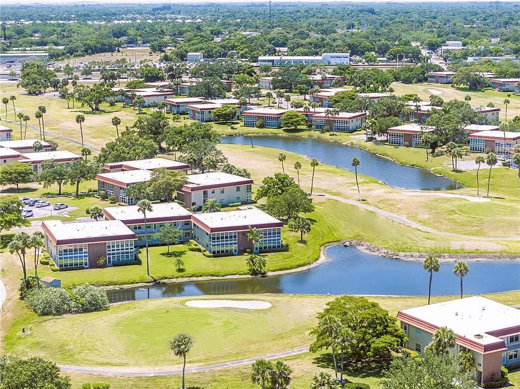 66 Woodland Drive #203