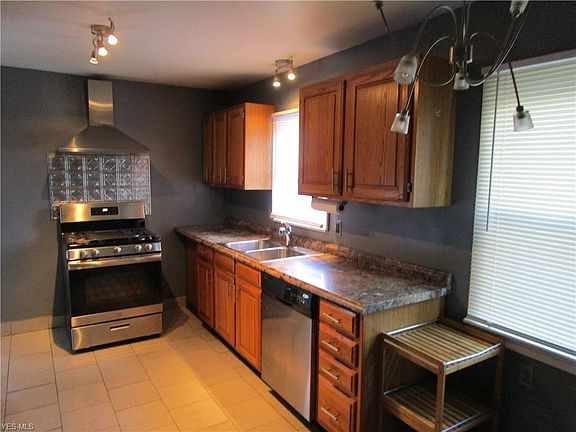 5th image of 17808 Lotus Dr