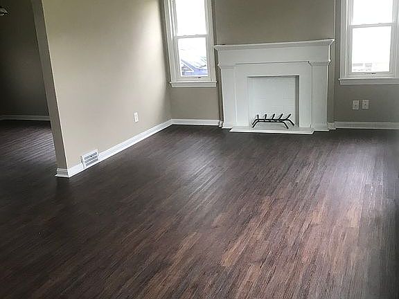 2nd image of 5161 E 117th St