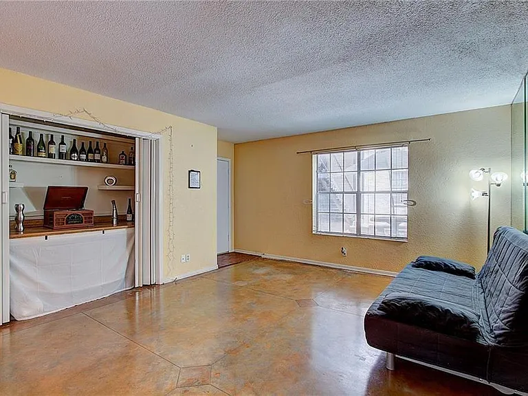 910 Duncan Ln #7 — Photo 12