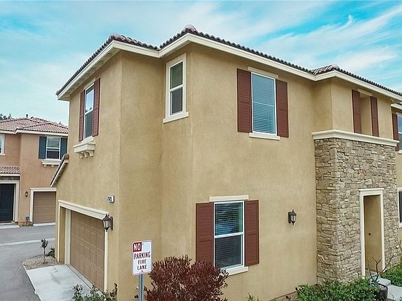 4th image of 26825 Albion Way