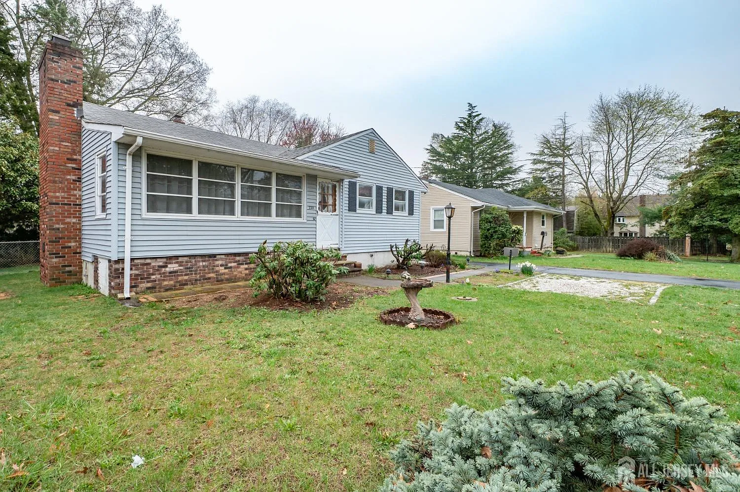220 Washington Ave photo 1
