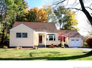 22 Gaylord Rd, Trumbull, CT 06611