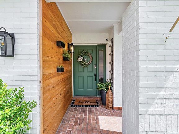 4th image of 4225 NW 7th Place