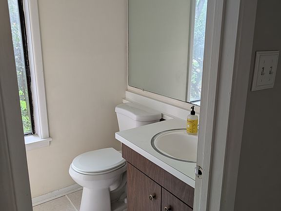 3rd image of 5374 Eliots Oak Rd