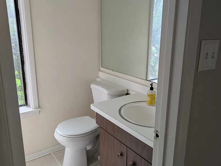 5374 Eliots Oak Rd — Photo 3