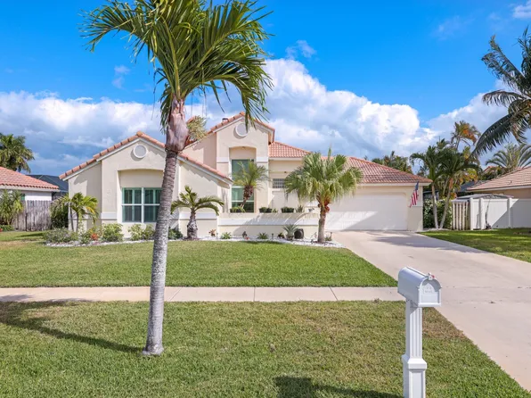 29 Dogwood Circle, Boynton Beach, FL 33436
