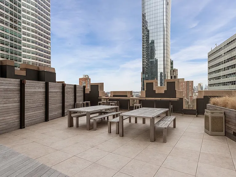 100 Barclay St #17A — Photo 21