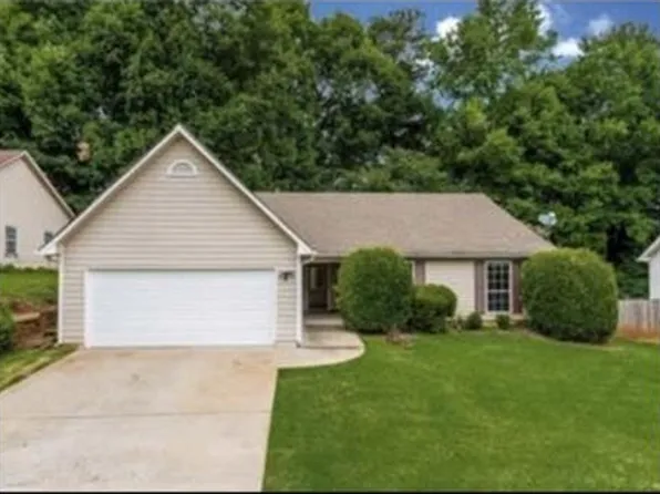 520 Paris Dr, Lawrenceville, GA 30043