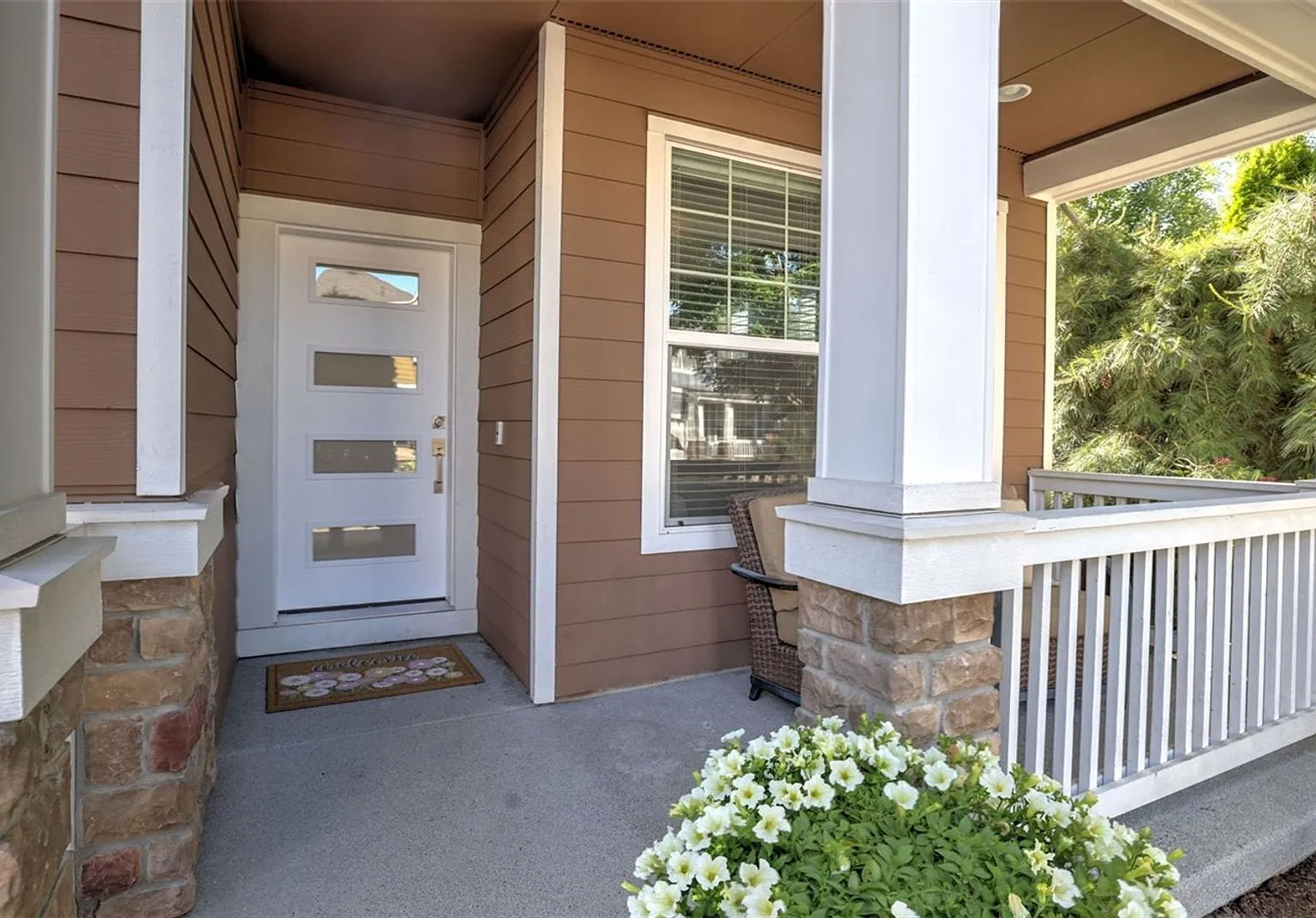 Luxury Updated Home in The Reserve | 5 Beds + Bonus Room — Photo 2