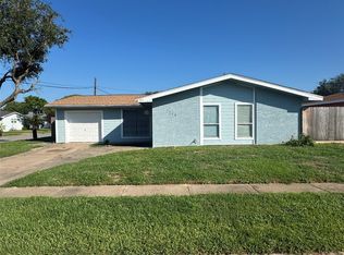 7218 Yucca Dr, Galveston, TX 77551