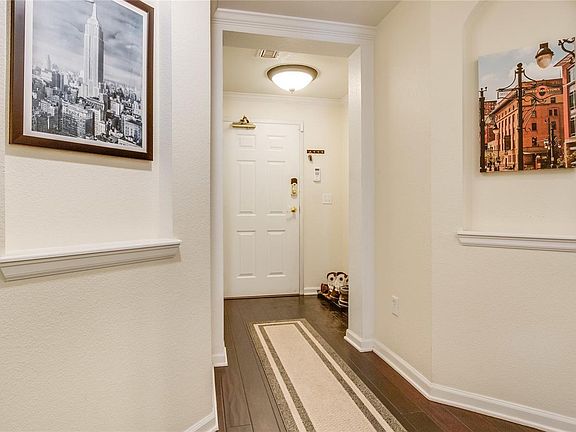 4th image of 1521 N Vine St APT 103