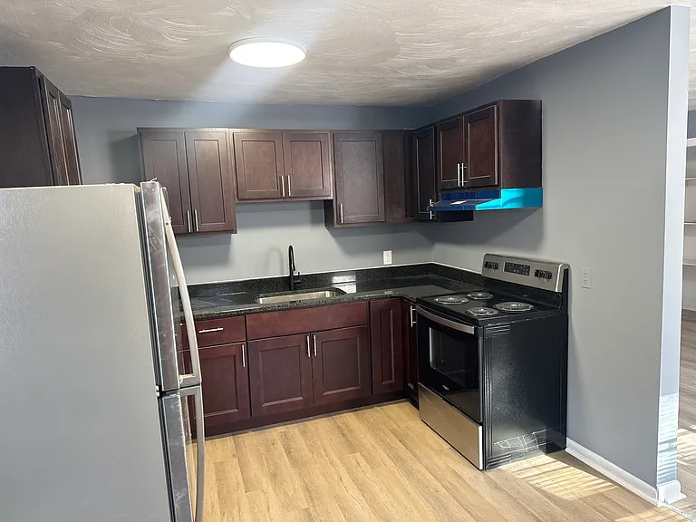 1210 Reservoir Ave #4 — Photo 5