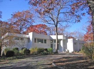 4 Beechwood Ct, East Hampton, NY 11937