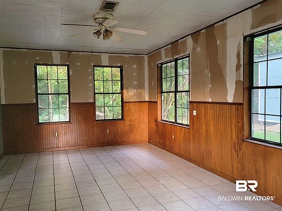 4th image of 517 W Marigold Ave