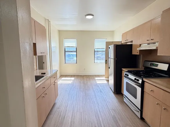 125 Chestnut St, Chelsea, MA