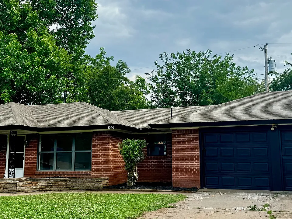 1308 NE 45th St